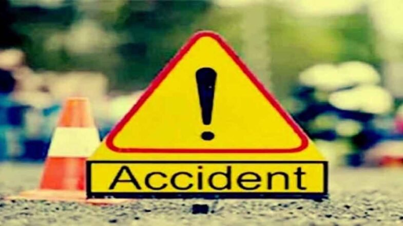 श्रीनगर-जम्मू हाईवे पर सड़क दुर्घटना में दो की मौत