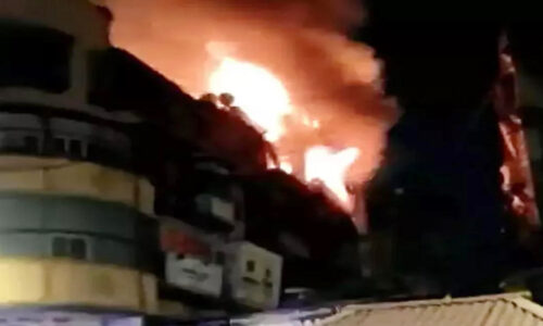 मुंबई की इमारत में लगी आग 60 लोगों को किया गया रेस्क्यू