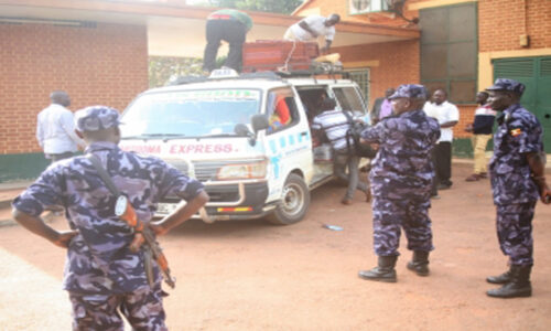 यूगांडा में आतंकवादियों ने स्कूल पर हमला किया, 25 की मौत