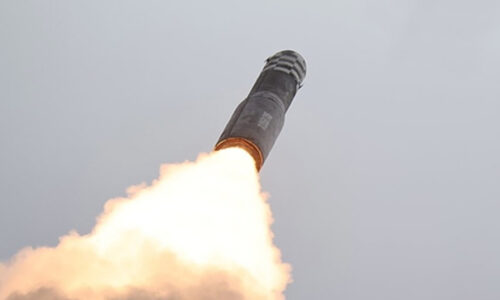 उत्तर कोरिया ने दो बैलिस्टिक मिसाइलें दागीं