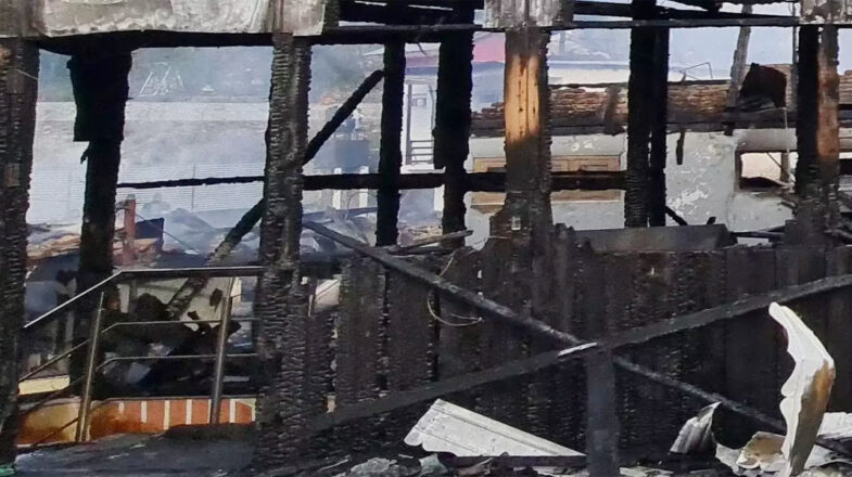 जम्मू-कश्मीर के डोडा में आठ इमारतों में लगी आग