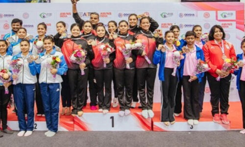 दीपा कर्माकर चमकीं ने महिला टीम वर्ग में स्वर्ण पदक जीता