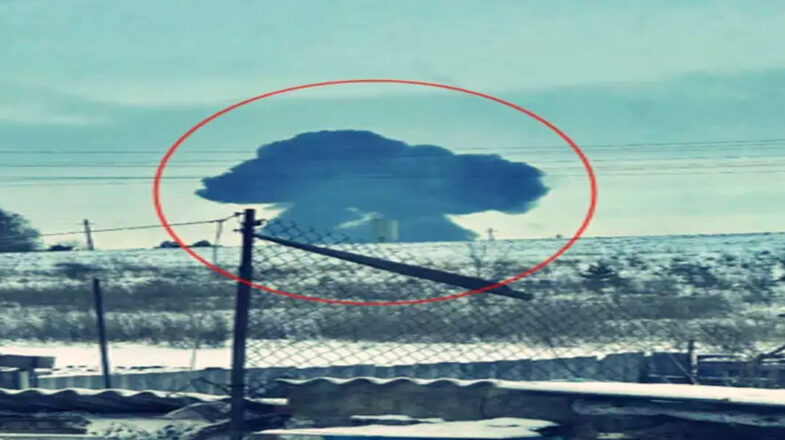 यूक्रेन से दागी गई मिसाइल की चपेट में आया विमान