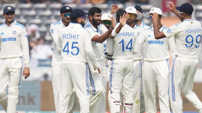 IND vs ENG: हैदराबाद टेस्ट के पहले दिन भारतीय स्पिनर्स ने तोड़ी इंग्लैंड की कमर