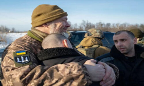 रूस से 207 बंदी यूक्रेन लौटे: ज़ेलेंस्की