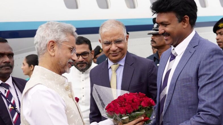 विदेश मंत्री Jaishankar श्रीलंका की राजकीय यात्रा पर कोलंबो पहुंचे