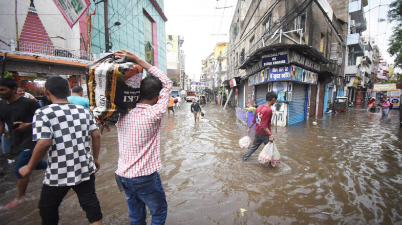 यूपी में बारिश और बाढ़ से 10 की मौत