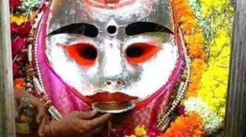 Ujjain: भारत के इस मंदिर में भगवान पीते है शराब! आज भी बना है रहस्य…