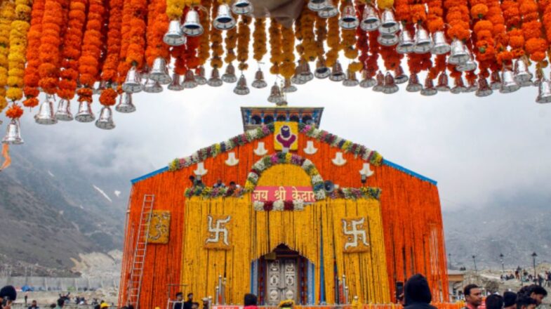 Kedarnath Yatra: बाबा केदार के जयकारे के साथ केदारनाथ धाम की पैदल यात्रा शुरू