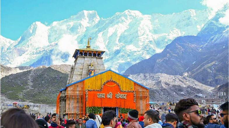 बाबा केदारनाथ धाम के लिए हेलीकॉप्टर सेवा शुरू, यात्रियों भी भारी उत्साह