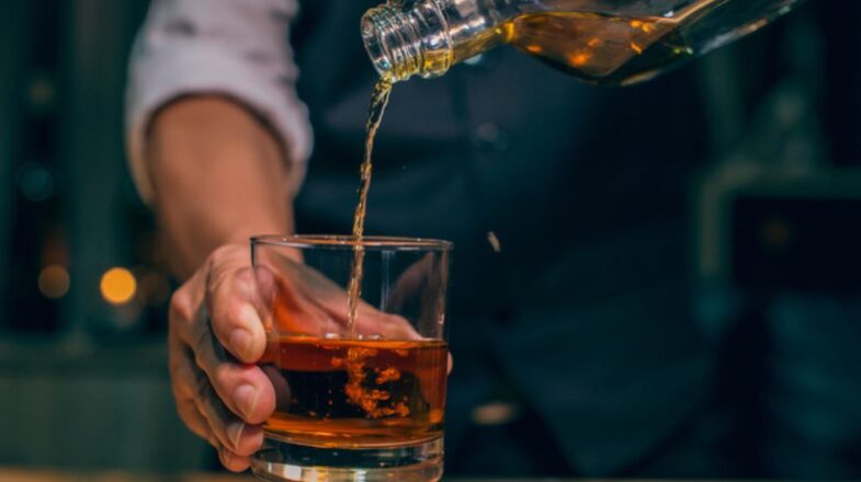 Liquor Market: जानें भारत की सबसे ज्यादा बिकने वाली whiskey के बारे में