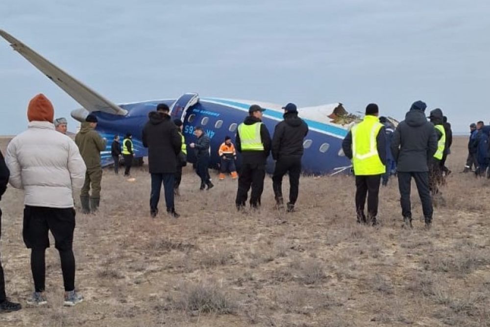 Kazakhstan Plane Crash: अजरबैजान एयरलाइंस का विमान क्रैश, 110 यात्री थे सवार