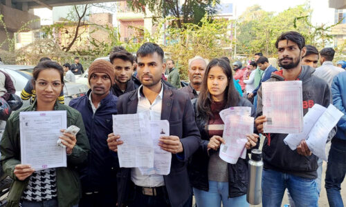 बीपीएससी परीक्षा रद्द करने की मांग पर डटे छात्र