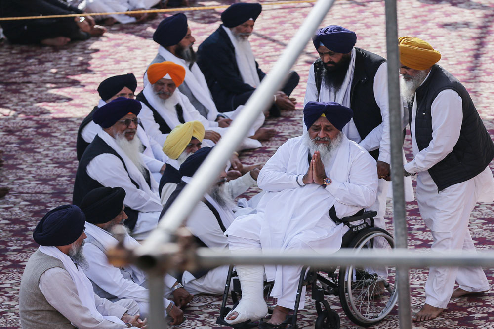 Akal takht sukhbir badal