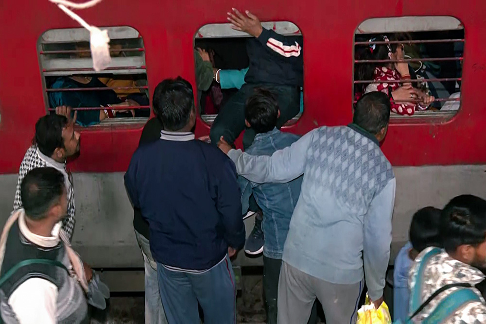 delhi railway station stampede