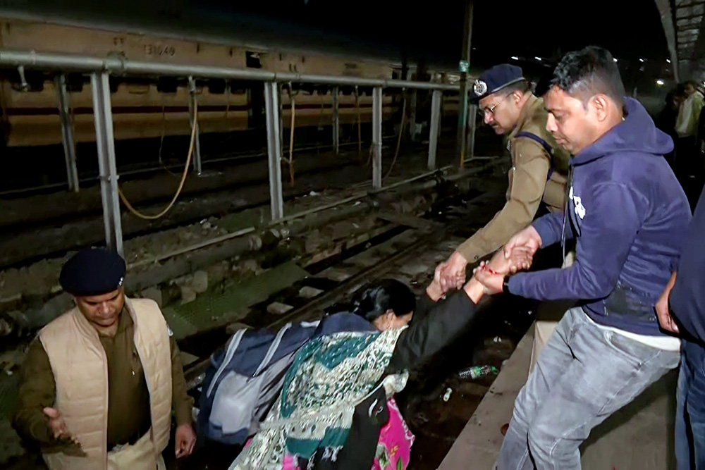 delhi railway station stampede